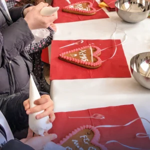 Lebkuchenherzen bemalen